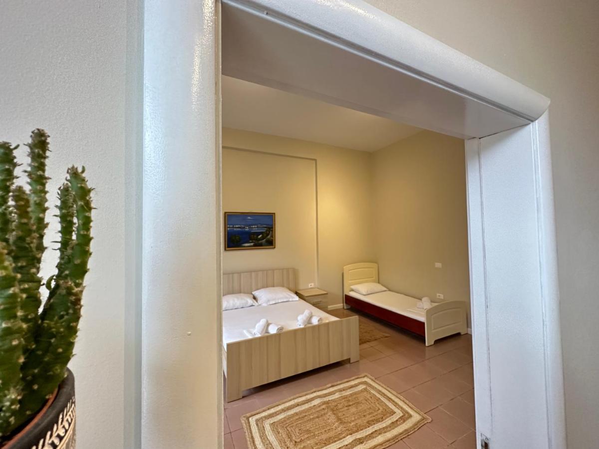 Rias Seaside Apartments Vlorë Екстериор снимка