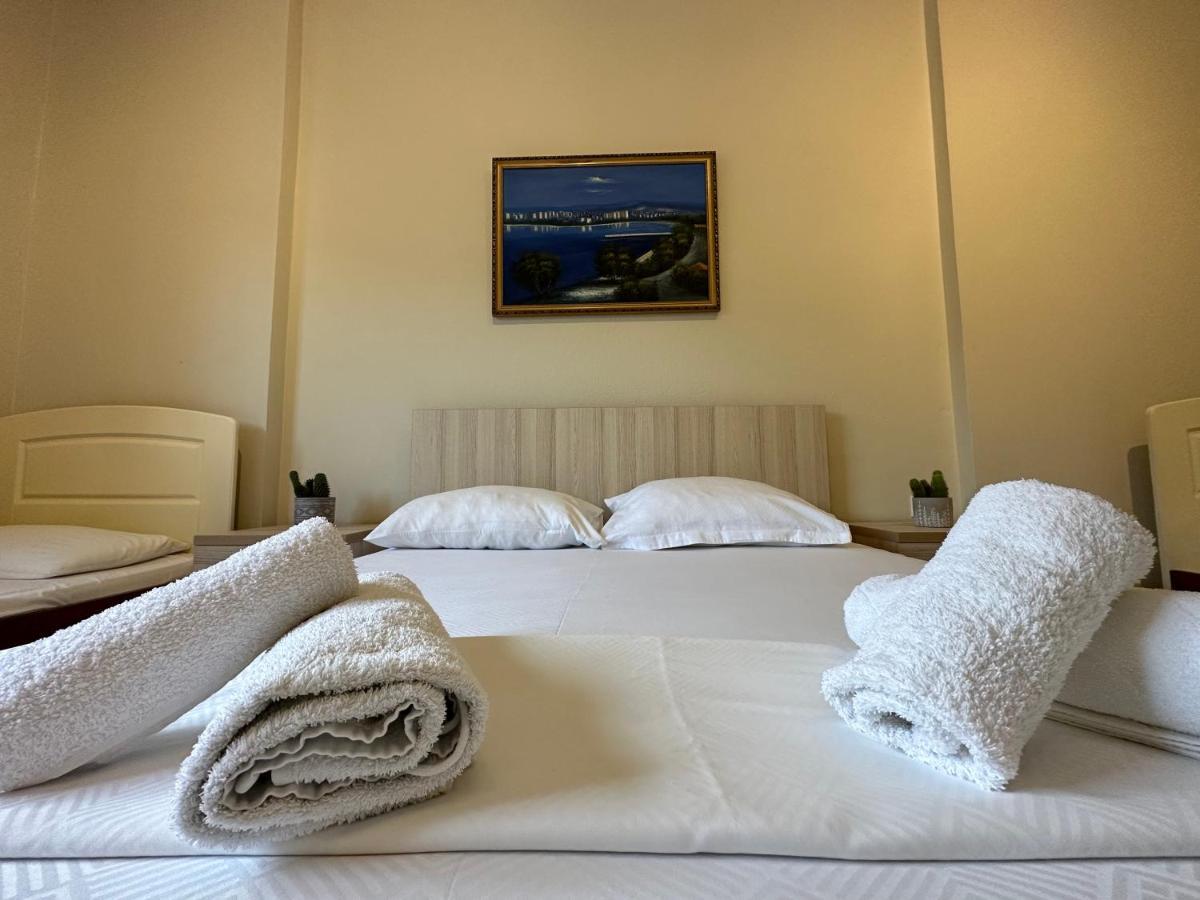 Rias Seaside Apartments Vlorë Екстериор снимка