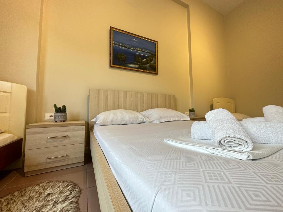 Rias Seaside Apartments Vlorë Екстериор снимка