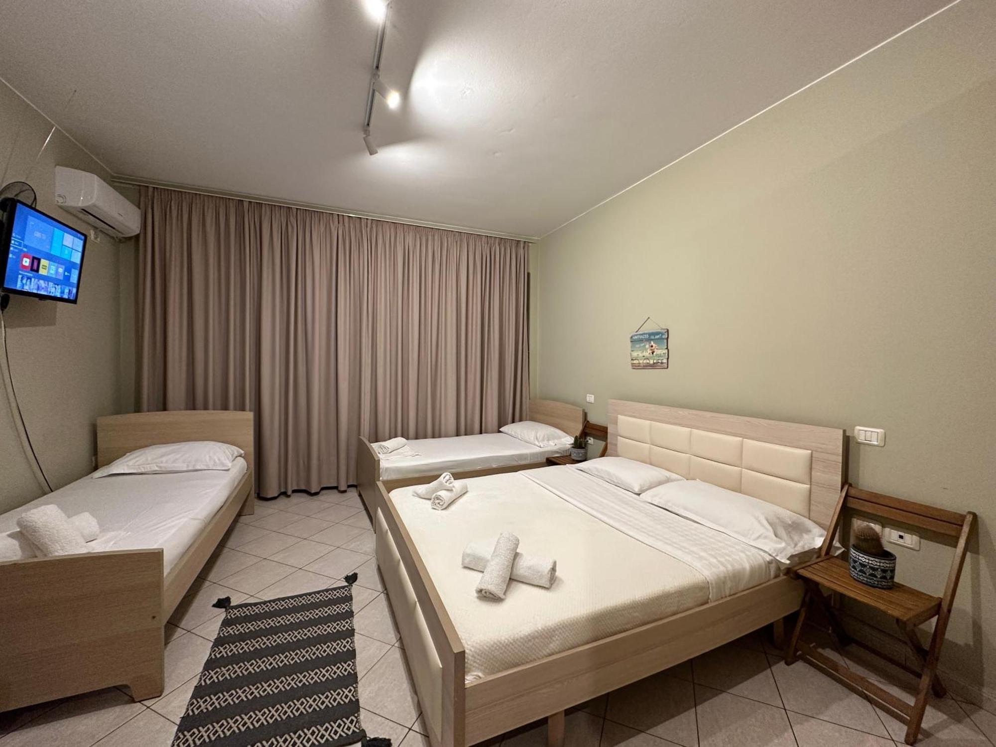Rias Seaside Apartments Vlorë Екстериор снимка